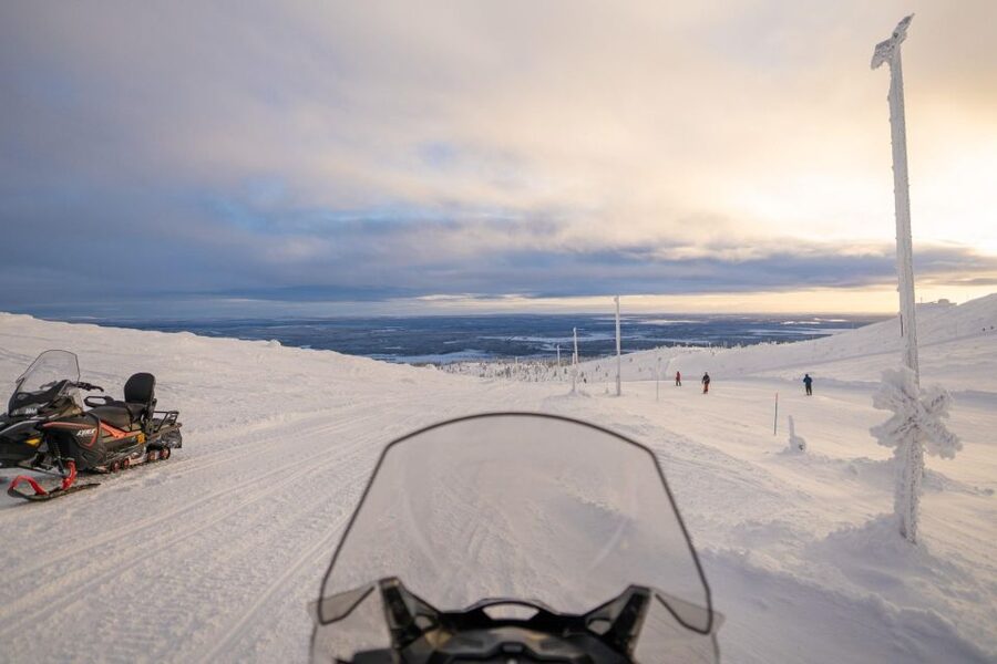 Levi: 4 Hour Snowmobile Safari to the Fells in Levi - The return ride toward Sirkka