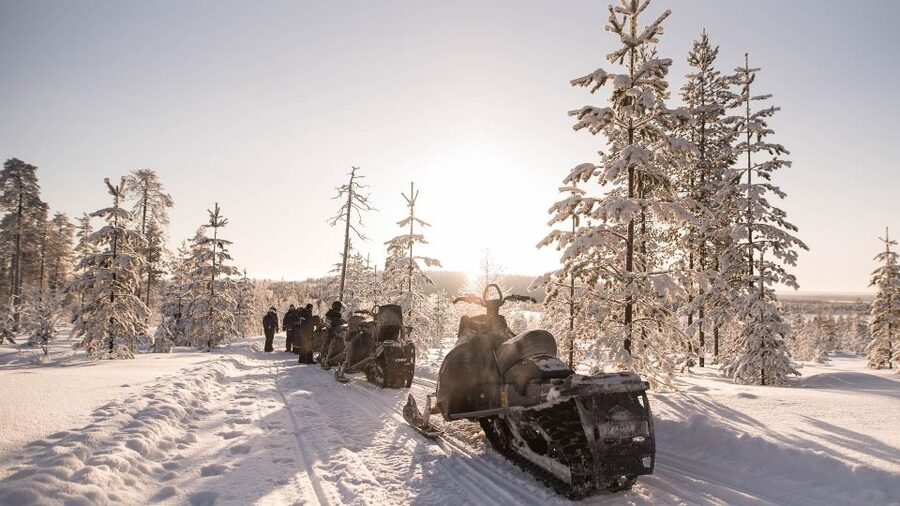 Levi: Snowmobile Safari to the Levi Nature - Cold-weather details that make a difference