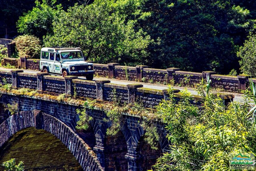 Madeira: Santana Jeep Safari and Referta Levada Walk - Porto da Cruz and the smell of local rum