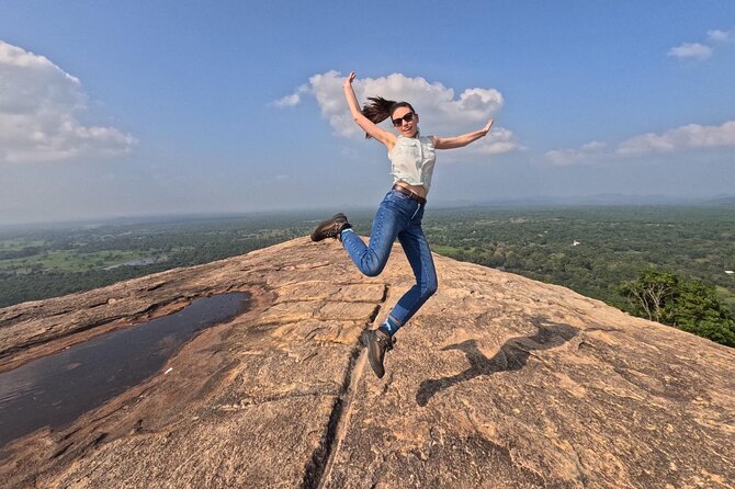 Minneriya National Park halfday Safari - Price, park fees, and what you really pay