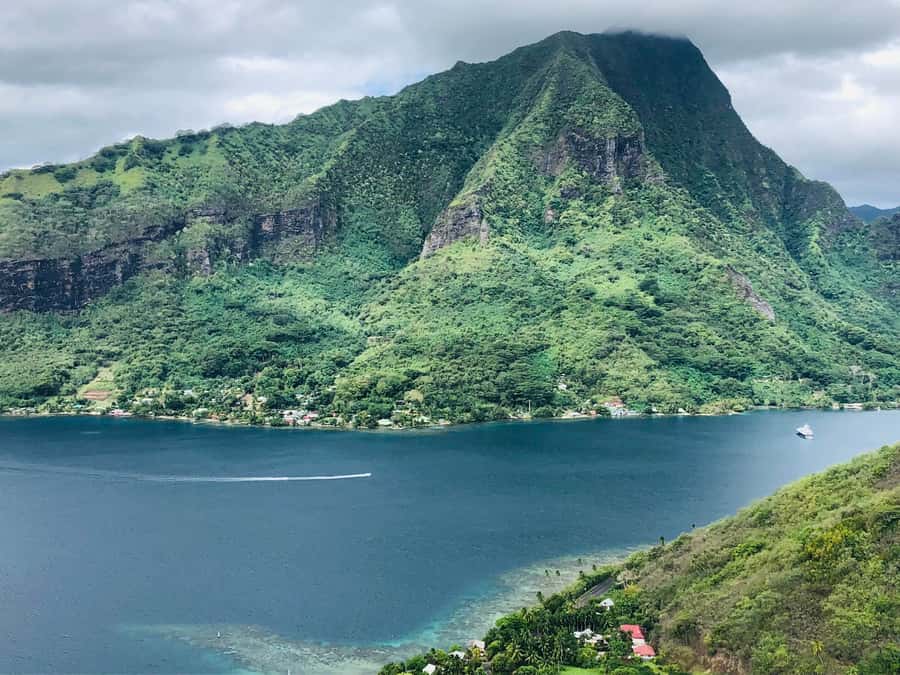 Moorea:4X4 safari excursion between land and sea with lunch - What to Pack for the 4x4 and Beach