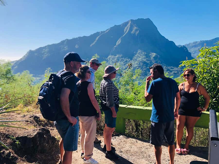 Moorea:4X4 safari excursion between land and sea with lunch - Magic Mountain Gives You the First Big View
