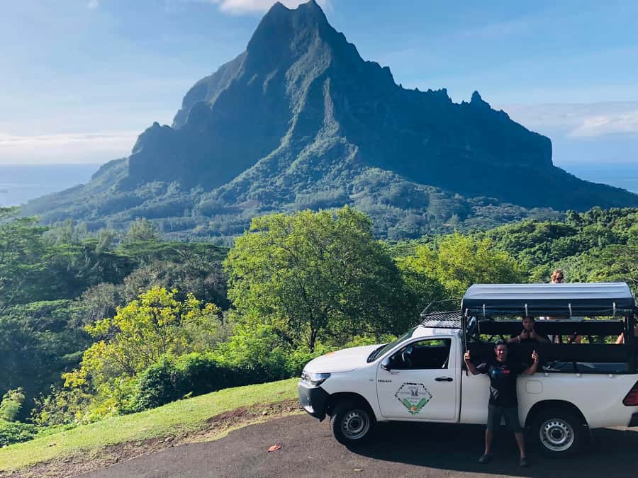 Moorea:4X4 safari excursion between land and sea with lunch - Opunohu Valley Adds Pineapples and Freshwater Eels