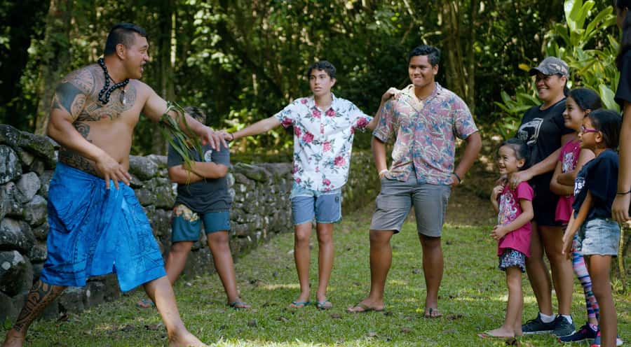 Moorea: Half-Day Open-Air 4WD Safari with Hotel Transfers - Manutea Winery and fruit liqueur tasting
