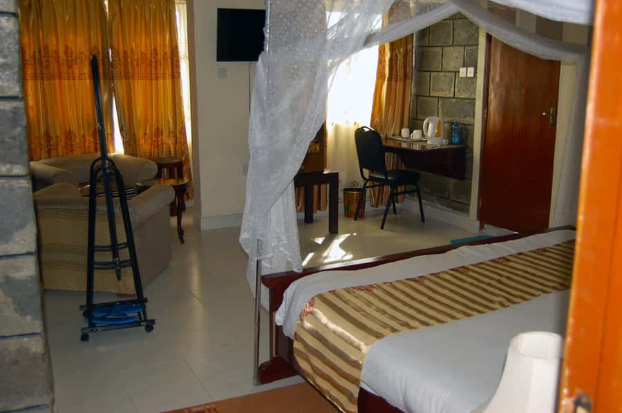 Nairobi: 4 Day Masai Mara and Lake Nakuru Camping Safari - The long transfer toward Lake Nakuru