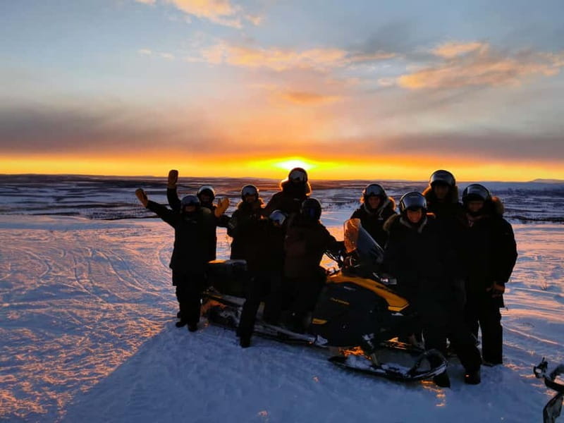 Once-in-a-lifetime Snowmobile Safari to Lapland Viewpoint - A practical snowmobile setup for first timers