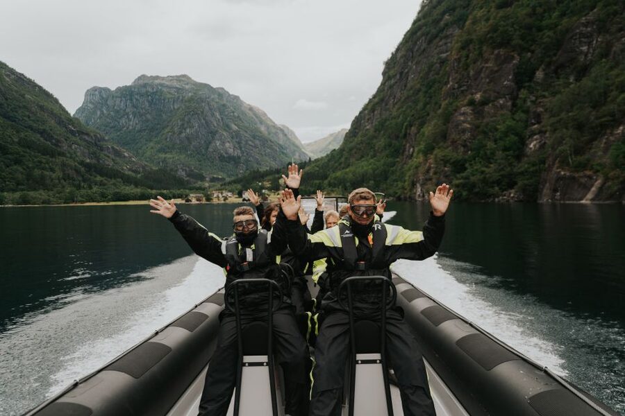 Øystese: Hardangerfjord RIB safari to the Fyksesund branch - Guide quality and the value of local context