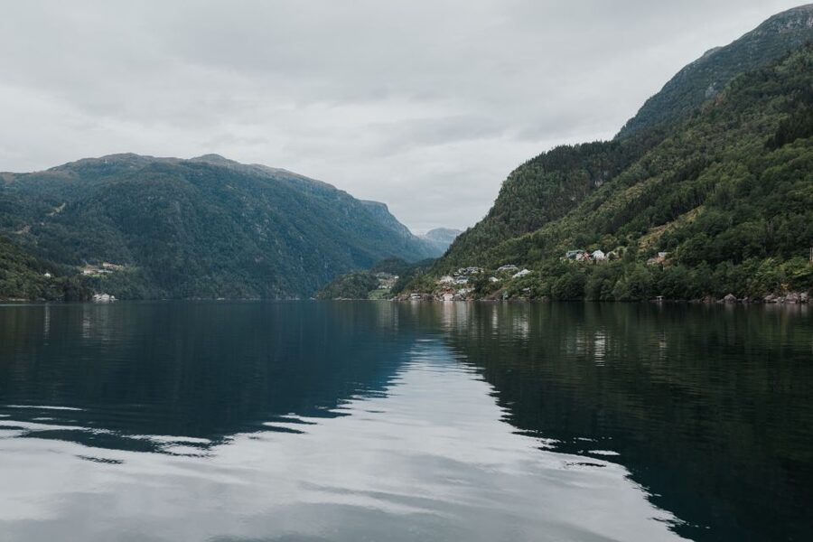 Øystese: Hardangerfjord RIB safari to the Fyksesund branch - Botnen and the story of roadless fjord life