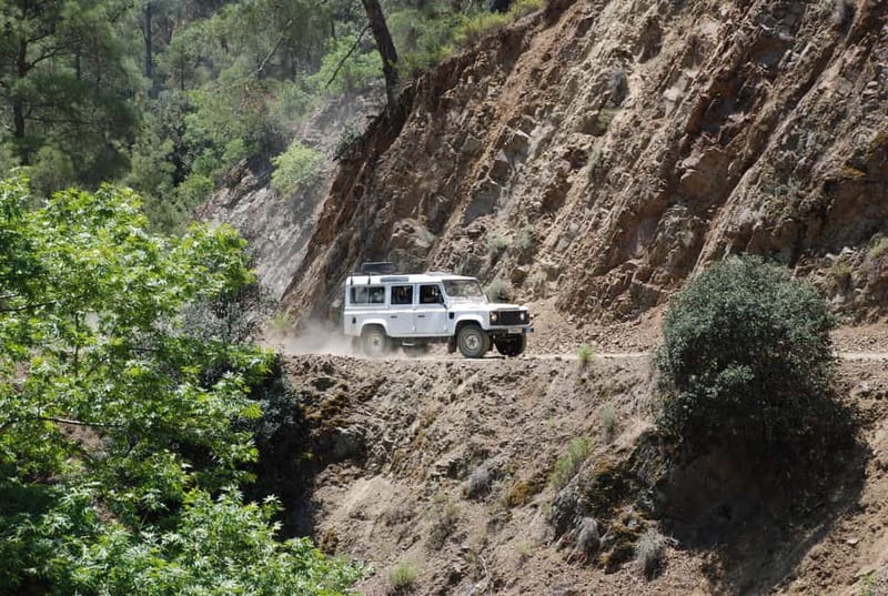 Paphos: Troodos-Kykkos Land Rover Treasure Jeep Safari - Omodos gives the tour its village character