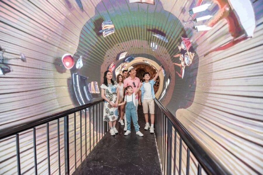 Phu Quoc: VinWonders Entry Ticket with Optional Safari - The Aquarium Tunnel Is the Park’s Best Change of Pace