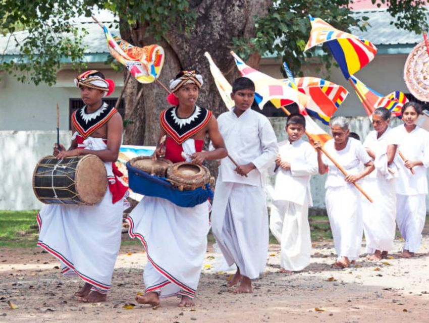 Polonnaruwa Day Tour With Minneriya NP Elephant Safari - Lunch between the ruins and the safari