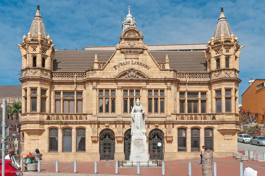 Port Elizabeth: 4x4 Wildlife Safari & City Sightseeing Tour - Cape Recife Lighthouse and the open coast
