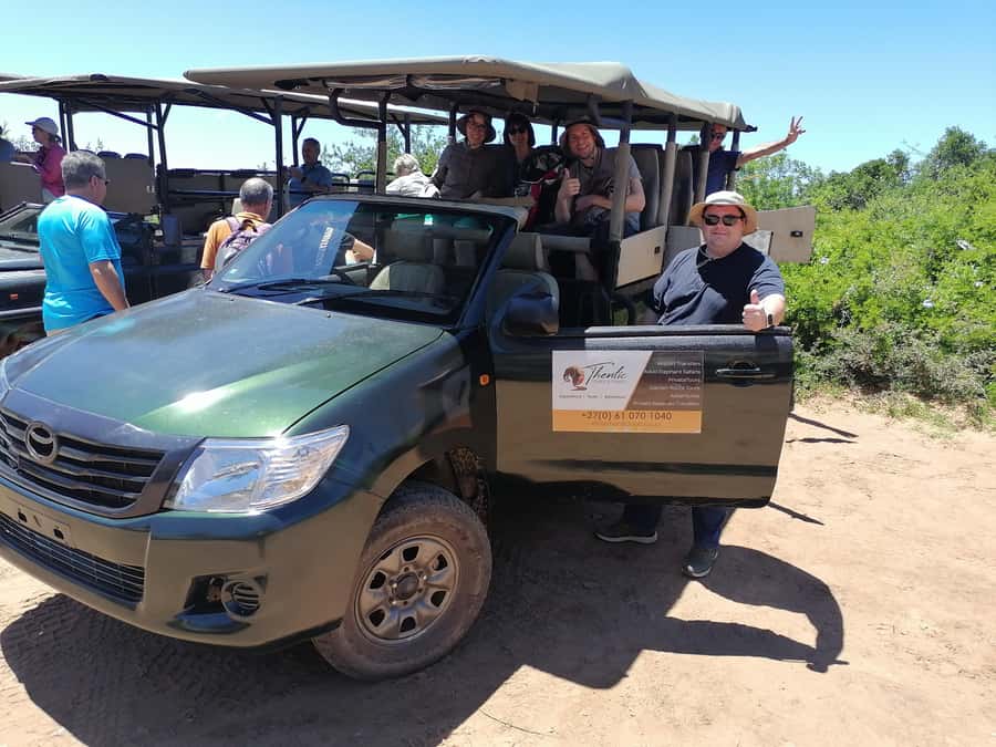 Port Elizabeth: Schotia Private Game Reserve Safari - Refreshments turn the break into part of the experience