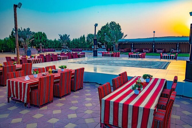 Premium Desert Safari, food Service with 4 alcoholics drinks - How the $100 price works for you