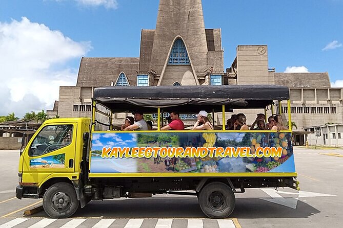 Punta Cana Half-Day Cultural Safari with Lunch and Drinks - The people who make the day work