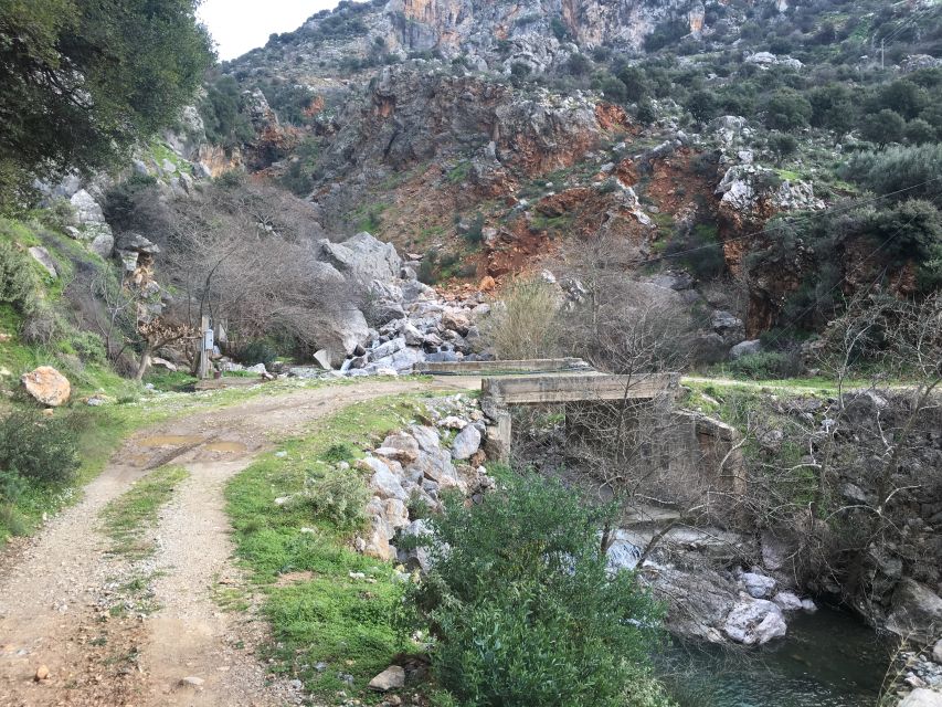 Rethymno 4x4 Safari: Tastes & Farm Experience - Lunch in Axos is more than a meal break
