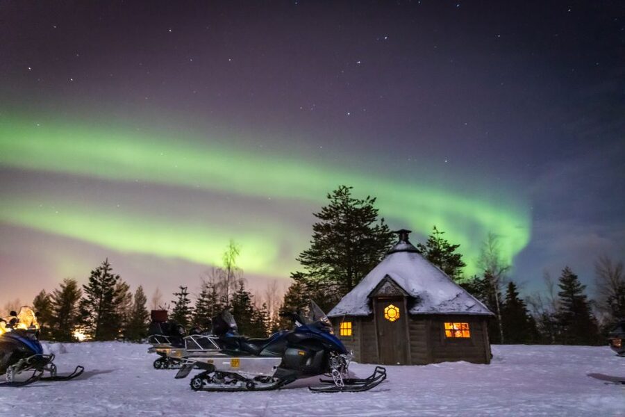 Rovaniemi: Aurora Borealis Snowmobile Safari with Campfire - Meeting points, clothing, and the late return