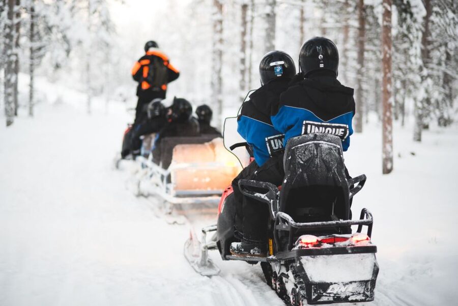 Rovaniemi: Easy Snowmobile Safari - Sharing a snowmobile and taking your turn