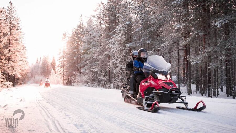 Rovaniemi: Easy Snowmobile Safari - Warm clothing makes a real difference