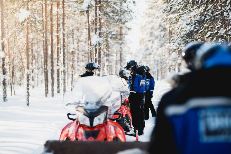 Rovaniemi: Easy Snowmobile Safari - Guides make the difference