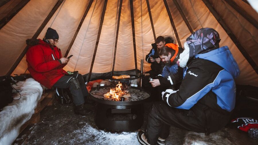Rovaniemi: Lapland Ski Trekking Safari - Leaving Rovaniemi for the taiga