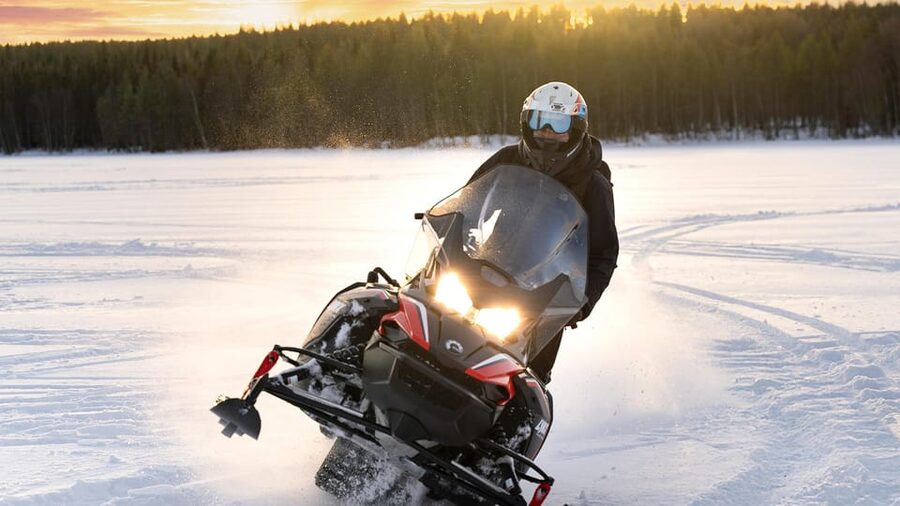 Rovaniemi: Snowmobile Safari, Reindeer & Husky Sleigh Ride - Getting dressed for serious Arctic cold