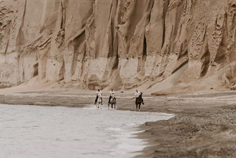 Santorini: Extreme Horse Safari with Beach Gallop - Who should book this ride