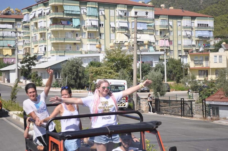 Sapadere Jeep Safari: Taurus Mountains, Waterfall & Cave - Lunch, drinks, and the day’s rhythm