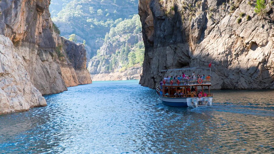 Side: Green Canyon Boat Trip & Bus Safari with Lunch - The cabrio bus through the Taurus Mountains