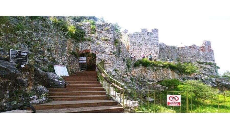Side Mix Tour: Cabrio Safari & Green Canyon Boat & Waterfall - One hour on Green Lake