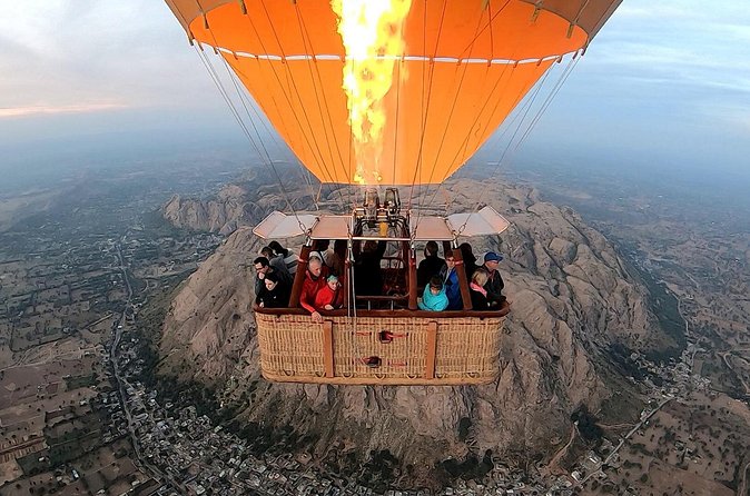 SkyWaltz Hot Air Balloon Safari - The crew and the feeling of safety