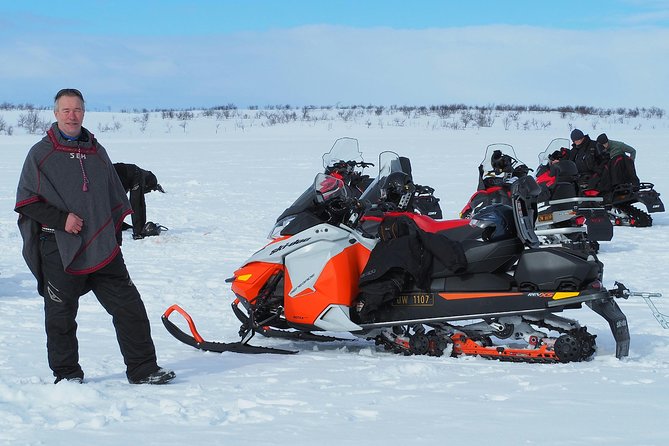 Snowmobile safari in the mountain plateau of Finnmarksvidda - Riding into the open Finnmarksvidda