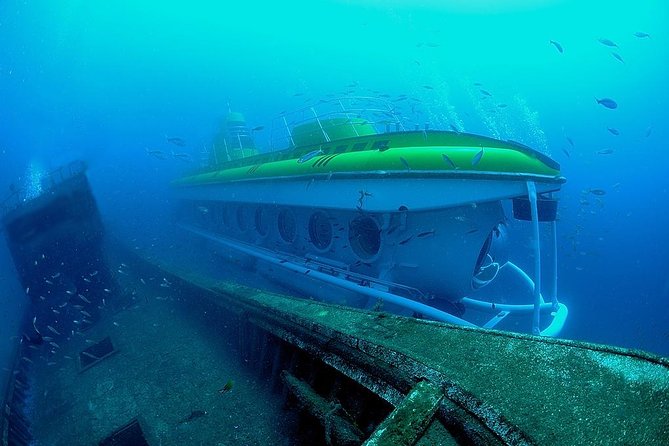 Submarine Safaris Lanzarote - Descending to 30 meters below Lanzarote