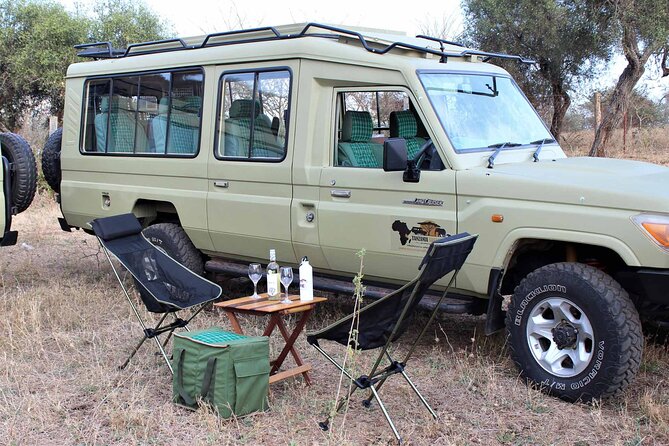 Tanzania - Arusha NP - Private Guided 4x4 Safari - Game Drive & Walking - The walking safari with an armed ranger