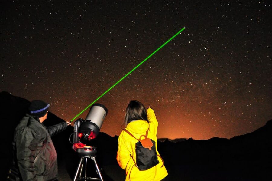 Teide National Park: Sunset & Stargazing Safari with Dinner - The stargazing session with Kieran, Craig, and Sonja