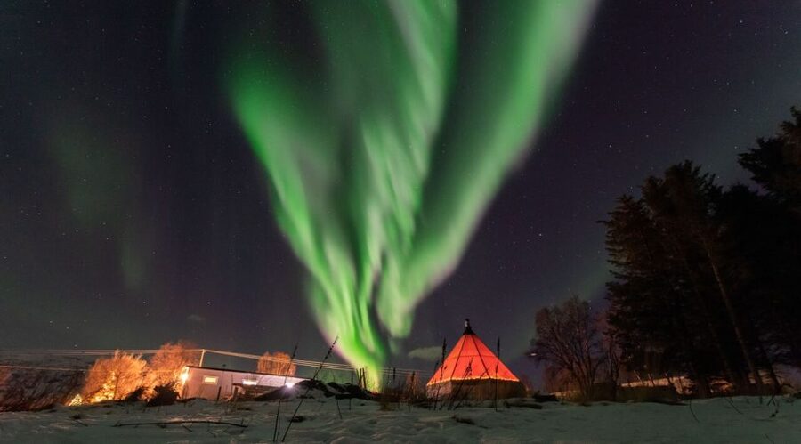 Tromsø: Aurora Safari Chase with Photos - What to wear for a minus 15 degree evening