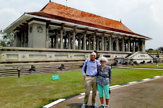 Tuk Tuk Private Safari Tour Exploring Sri Lanka's Capital Colombo - A fast, personal way to see Colombo