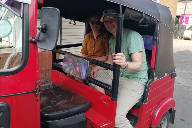 Tuk Tuk Safari Colombo Sri Lanka - Jami Ul-Alfar Mosque and the first look at Pettah