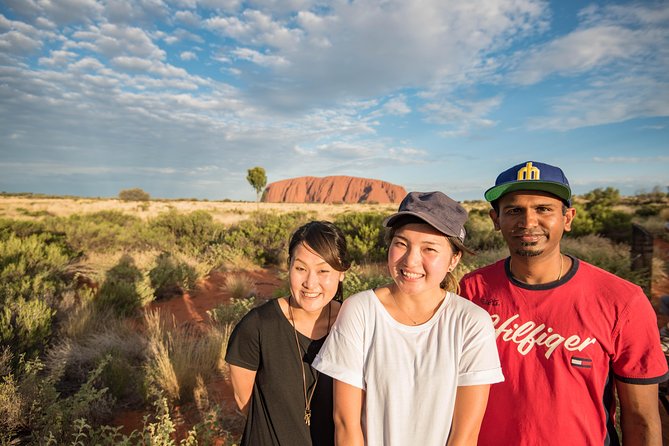 Uluru, Kata Tjuta and Kings Canyon Camping Safari from Alice Springs - Day two: Uluru at dawn, then culture and camp